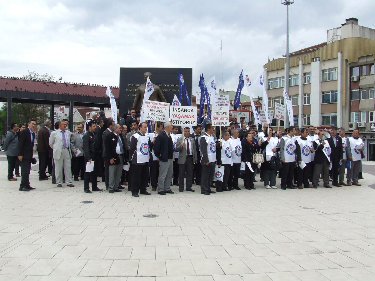 Eğitimciler Sakarya\'da da Meydana İndi