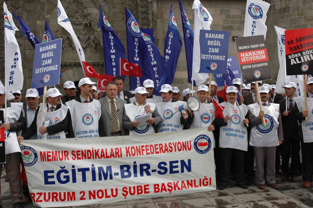 Erzurum\'da Eylem Yapan Öğretmenler, Bordro Yaktı