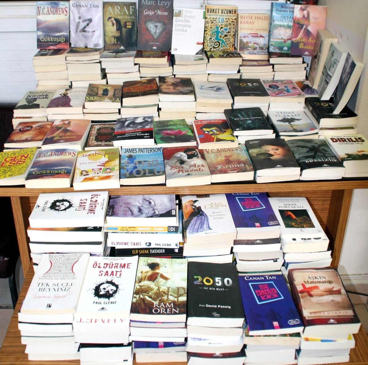 Eskişehir\'de 281 Adet Korsan Kitap Ele Geçirildi