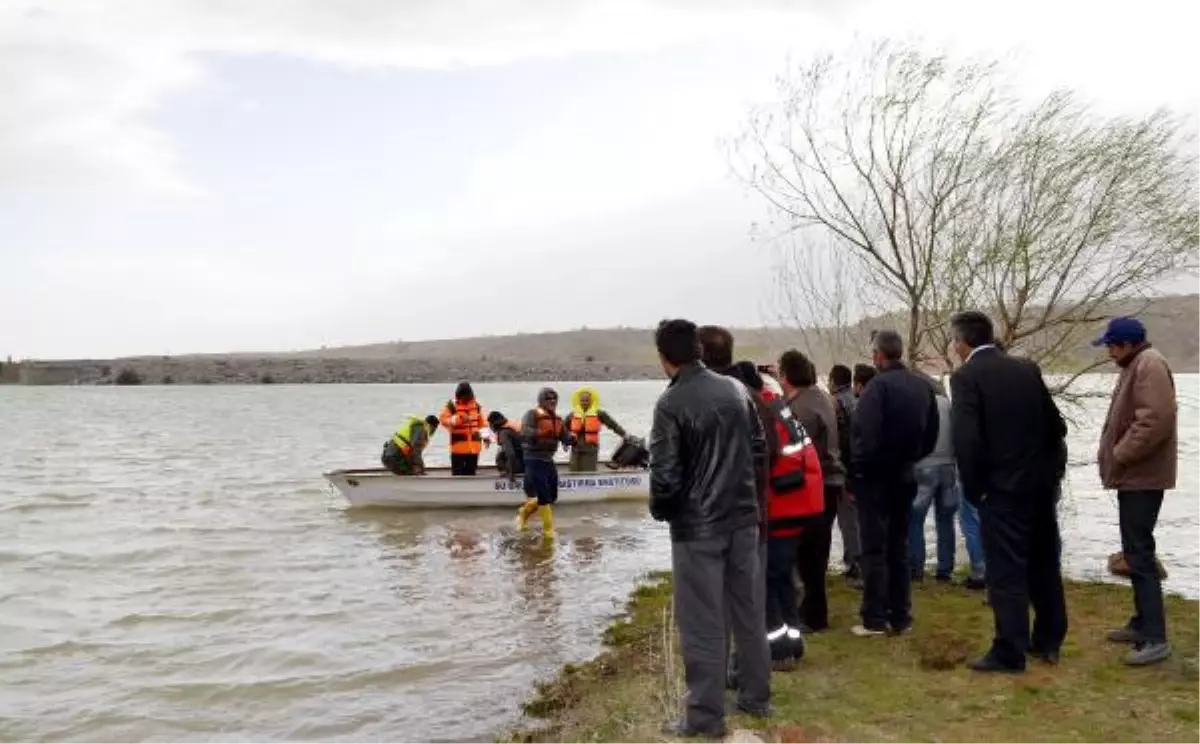 Fırtınada Gölette Mahsur Kalan Balıkçıları Afad Kurtardı