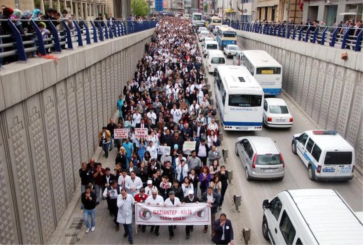 Gaziantep\'te 7 Bin Sağlık Çalışanı Yürüdü