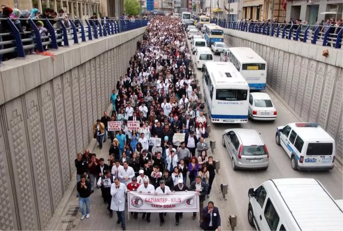 Gaziantep'te 7 Bin Sağlık Çalışanı Yürüdü