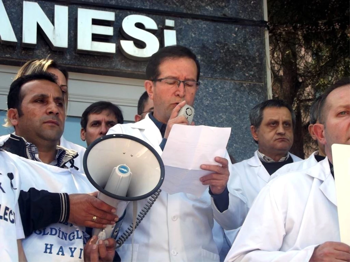 Gaziantep\'te Öldürülen Dr. Arslan İçin Ayvalık\'ta Eylem