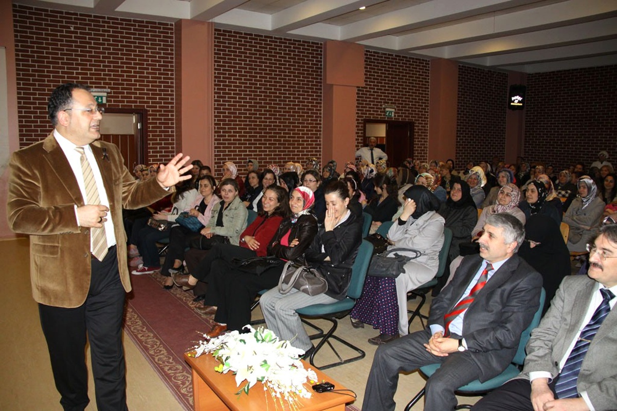 Hem Kursiyerlerine Sigaranın Zararları Anlatıldı