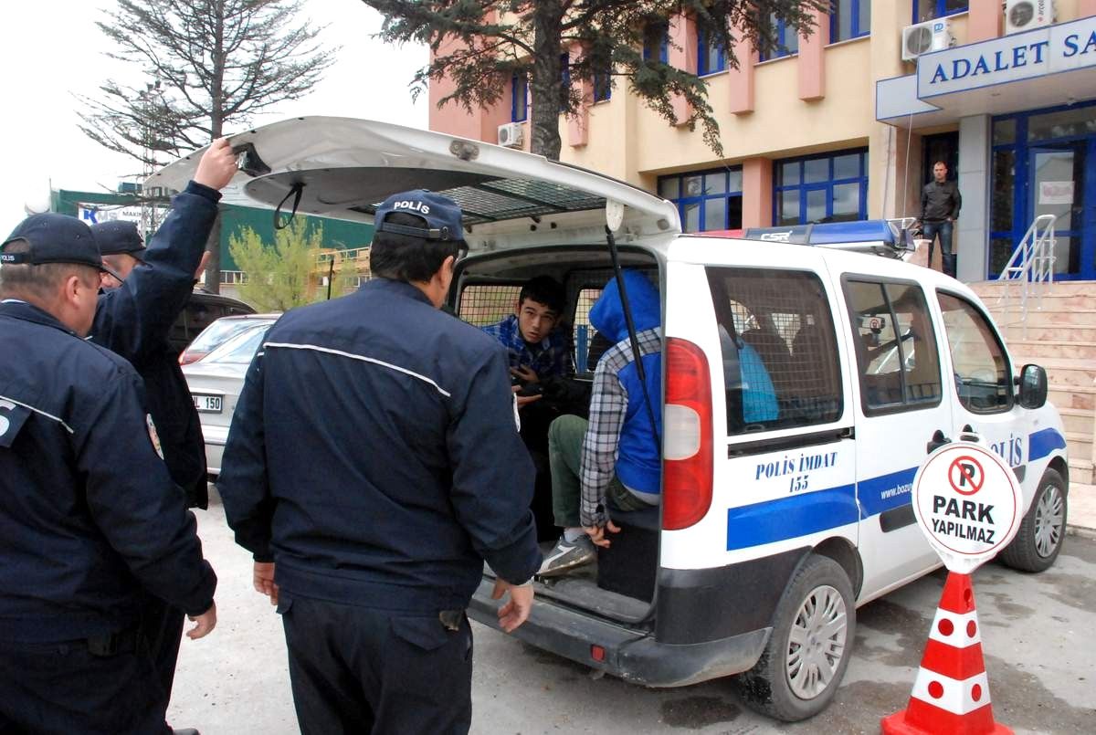 Hırsızlar Kablo Çalarken Suçüstü Yakalandı