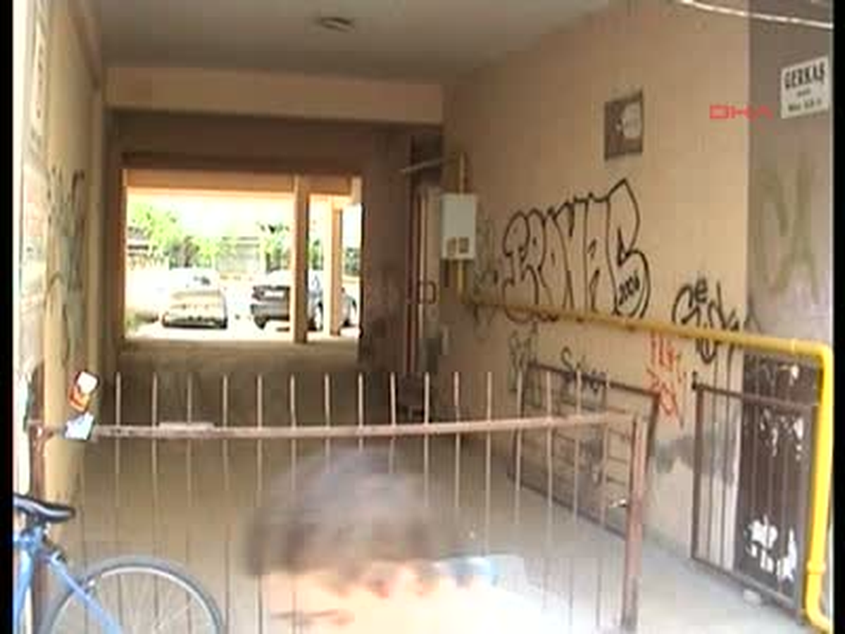 İzmir\'de Emekli Hava Albayın Evinde Arama Yapıldı