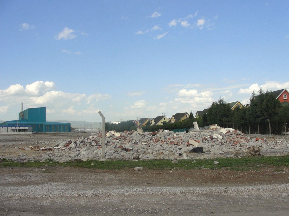 Kartepe'de İmara Aykırı Bina Yıkıldı