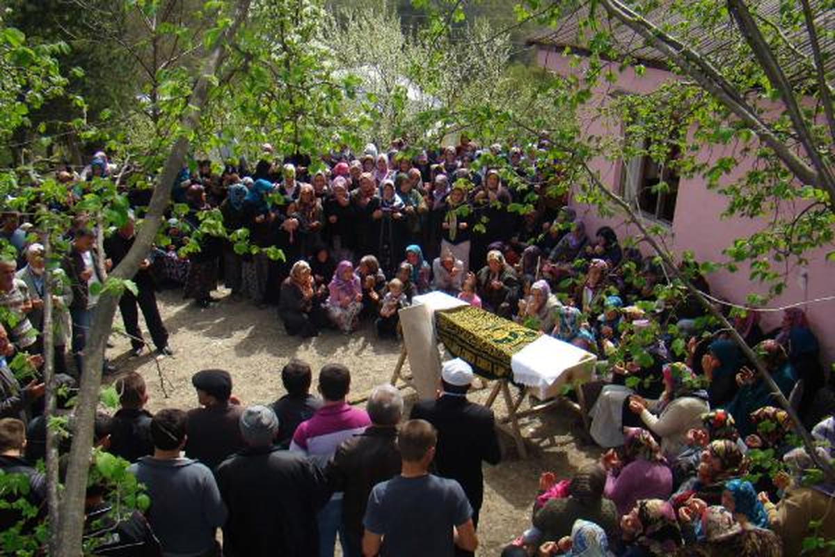 Kimliğini Kaybedince Hapse Girdi, Yeni Davalar Açıldığını Öğrenince Kalp Krizi Geçirip Öldü