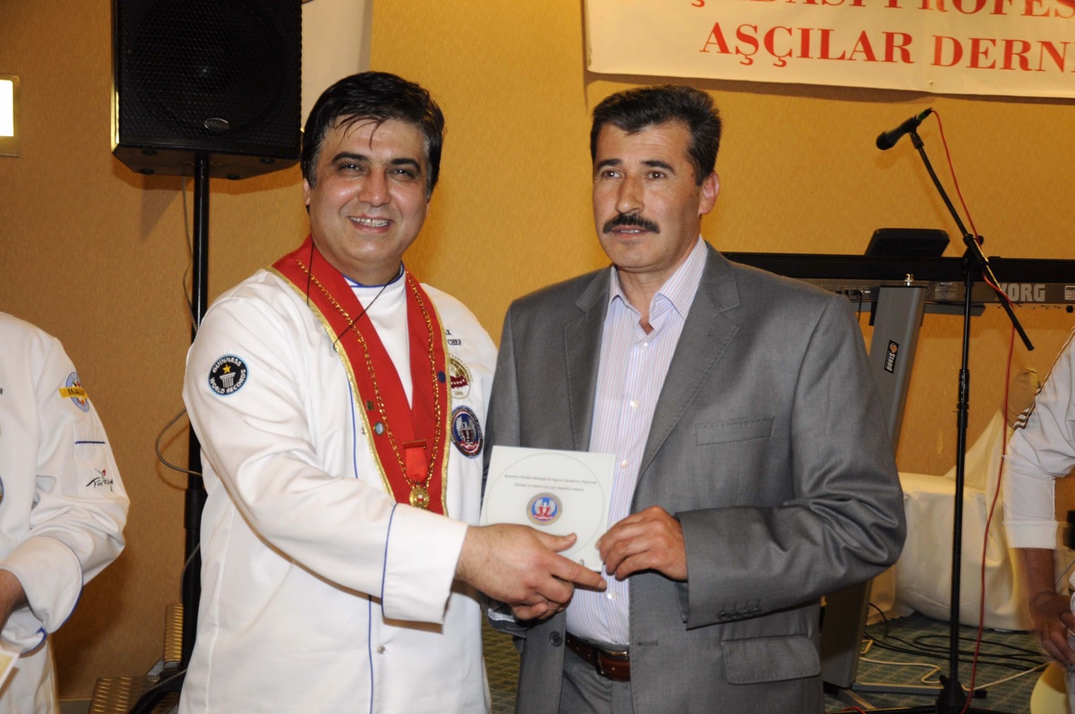 Kuşadası\'ndaki Profesyonel Aşçılar Gala Yemeğinde Buluştu
