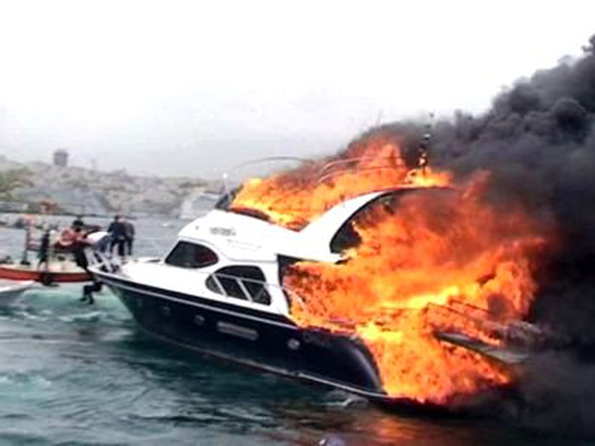 Lodos Fırtınası: Sarayburnu\'nda Deniz Kazası