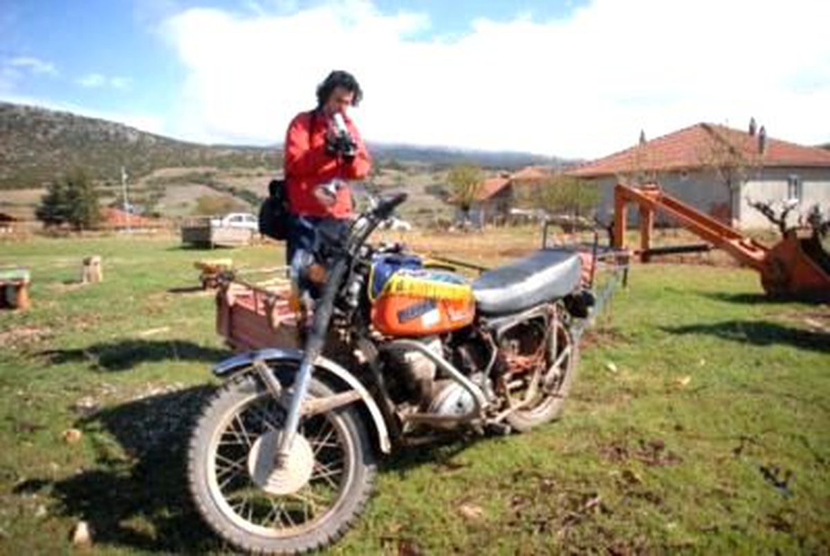 Lodos Sebebiyle Motosiklet Şarampole Yuvarlandı