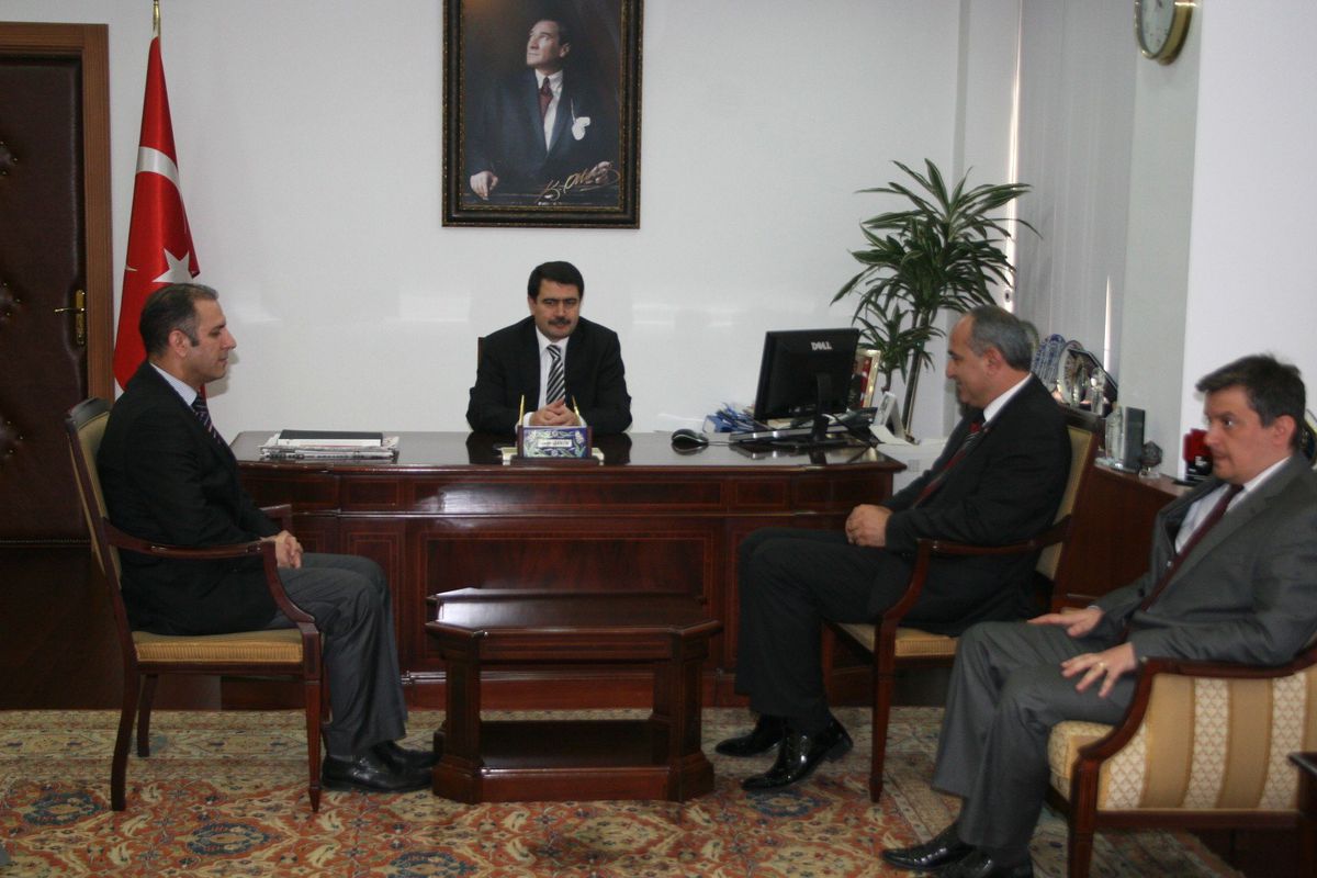MHP\'den Vali Şahin\'e Ziyaret