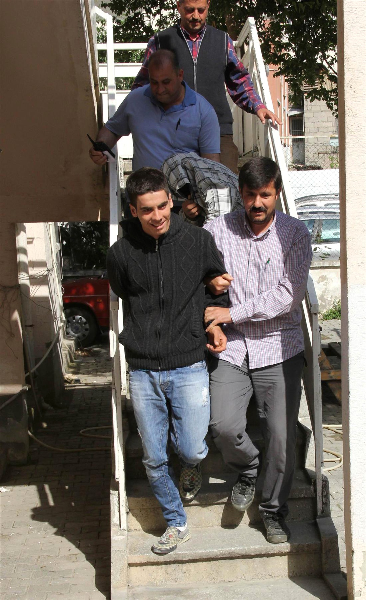 Motosiklete 'Horoz' Diyen Hırsızlar Polisten Kaçamadı