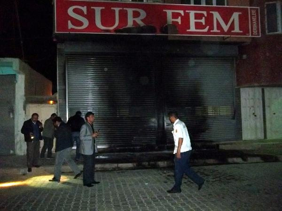 Nusaybin\'de İki Dershane ve PTT Binasına Ses Bombalı, Molotoflu Saldırı