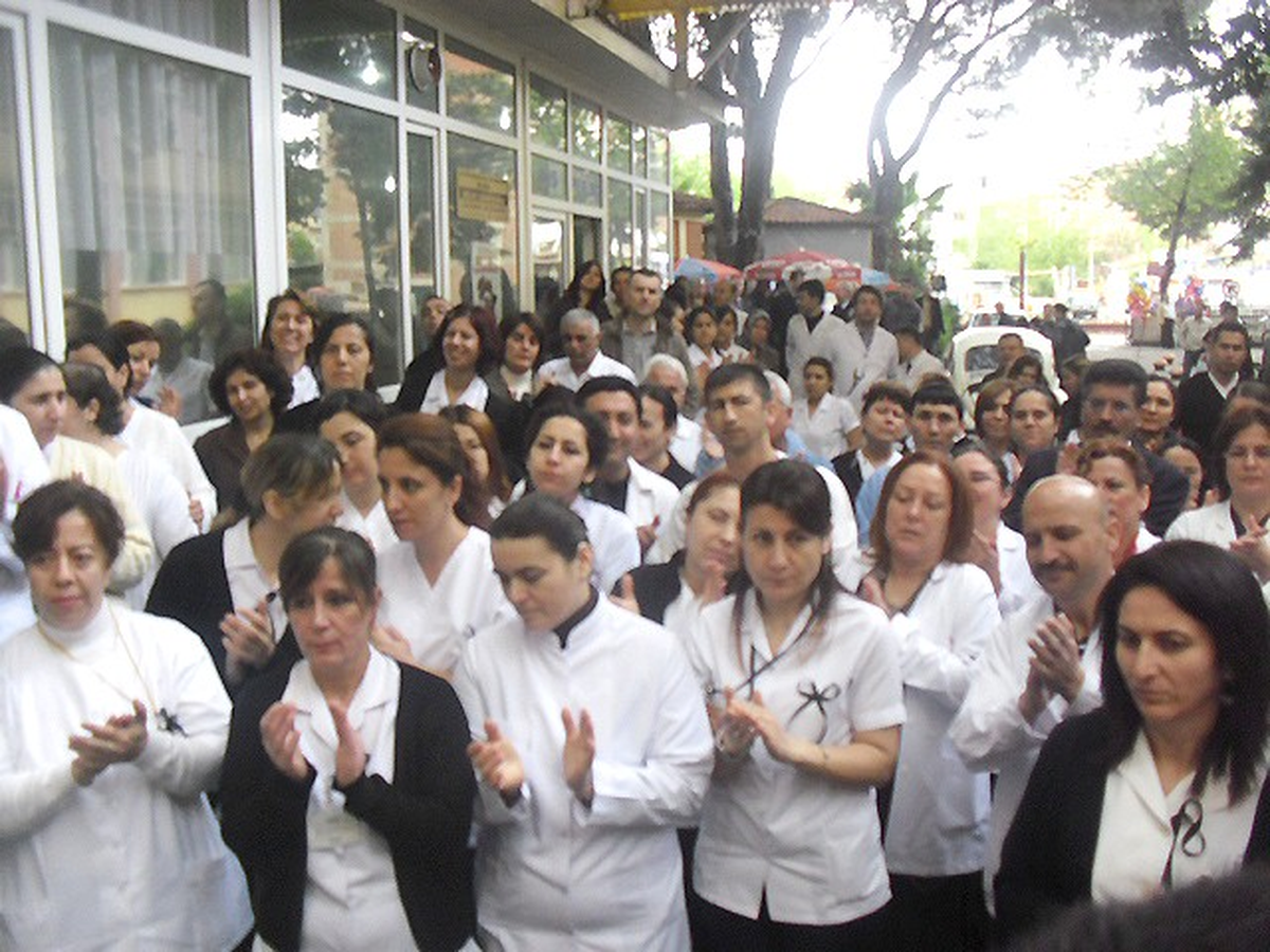 Ödemiş Devlet Hastanesi\'nde Doktor Eylemi