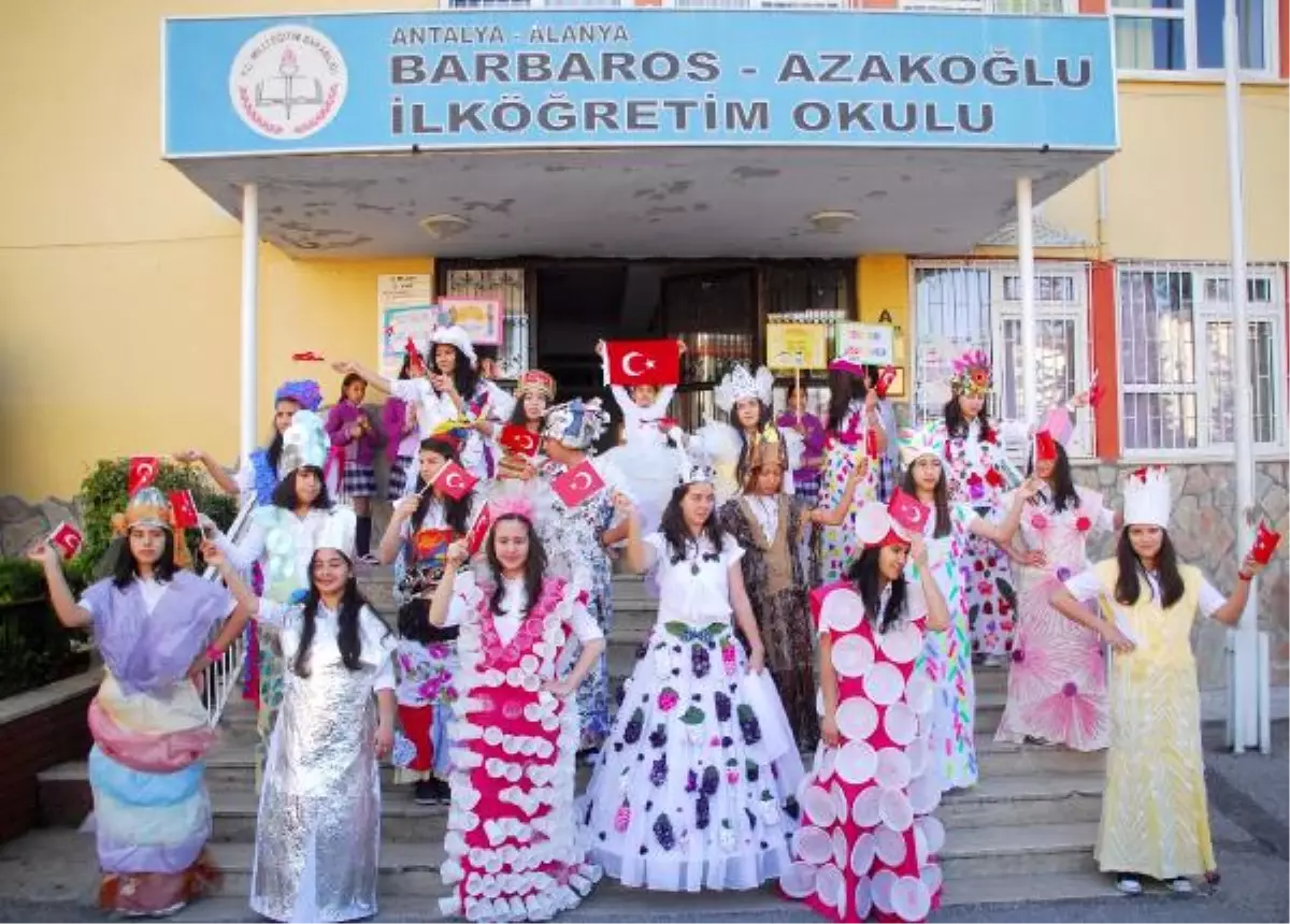 Öğrenciler Çevre İçin Podyuma Çıktı