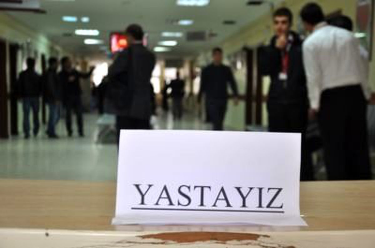 Öldürülen Doktor İçin Binlerce Sağlık Çalışanı Caddelere Döküldü