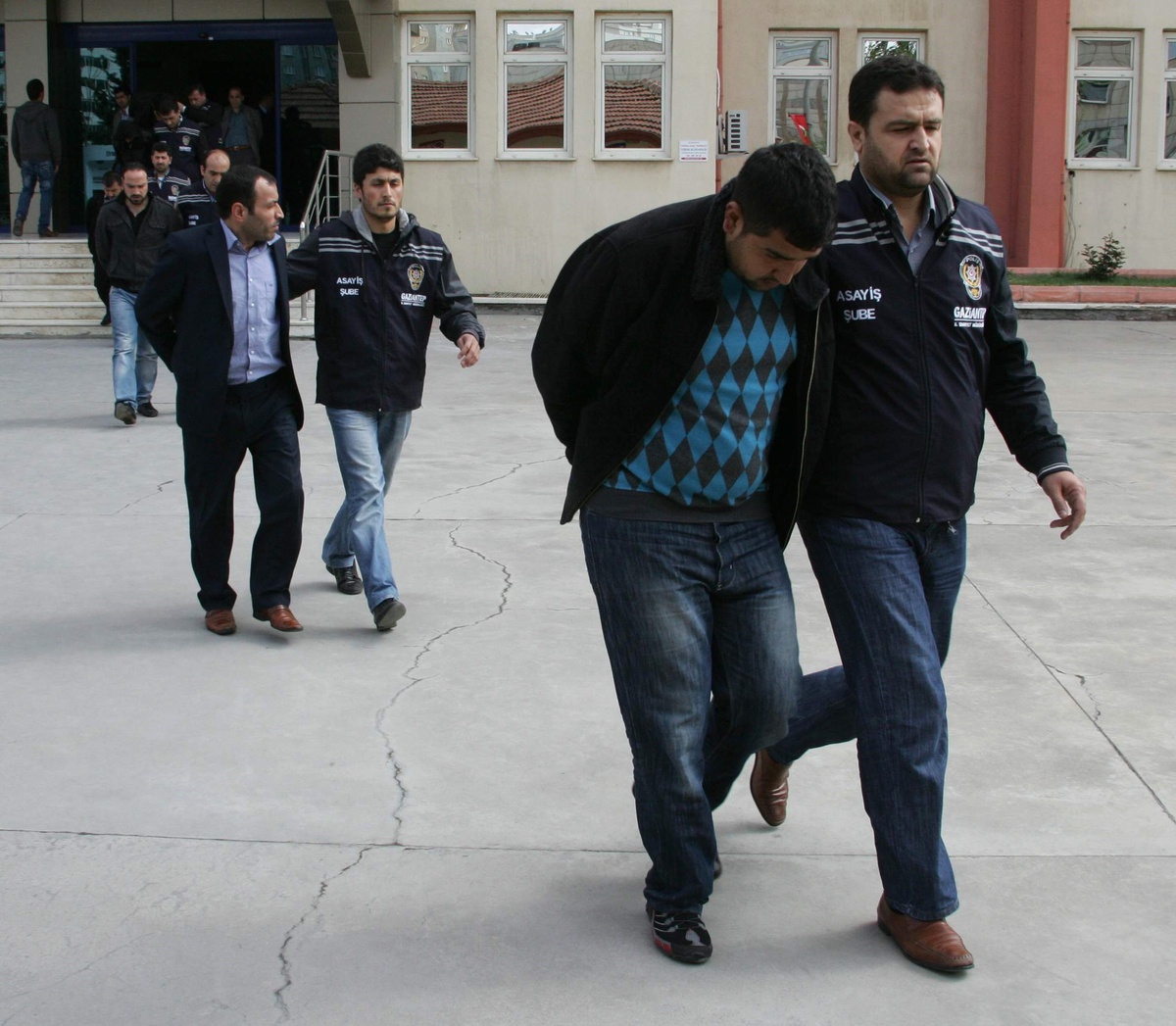 Pes Dedirten Dolandırıcı Şebekesi, Polisin Film Gibi Takibiyle Çökertildi