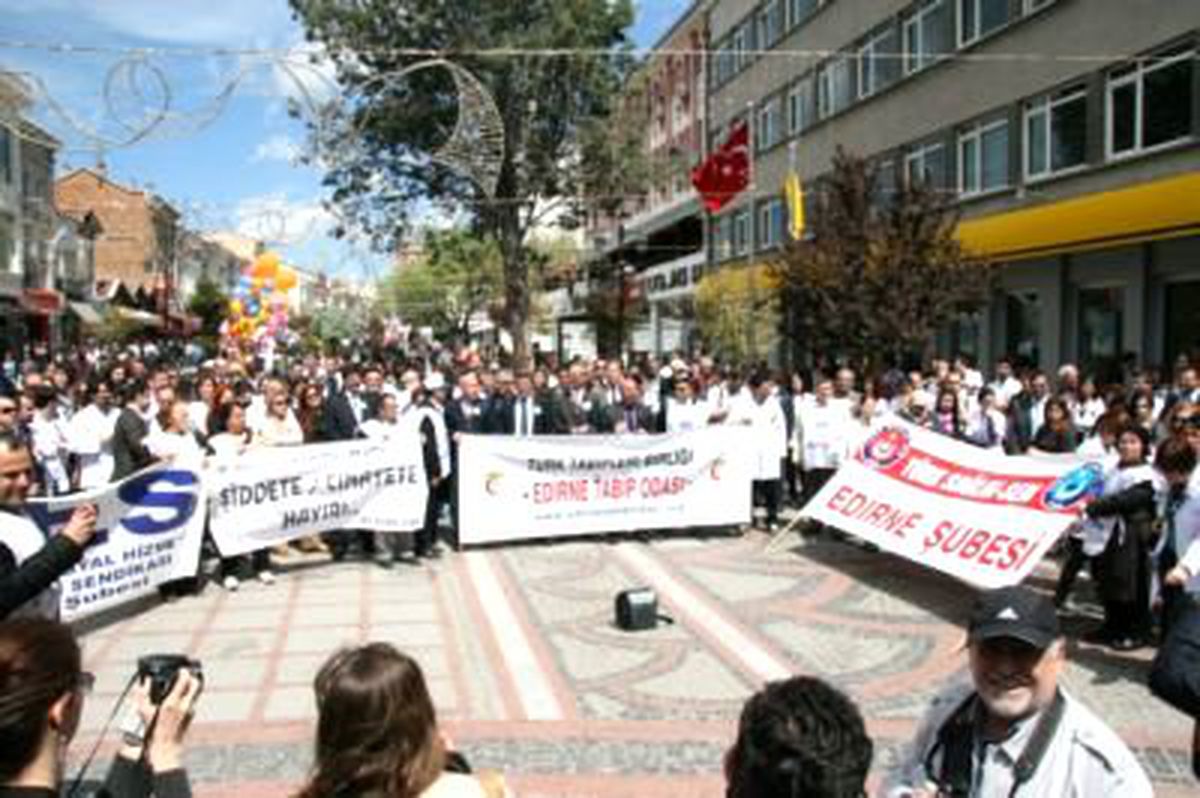 Sağlık Çalışanları Gaziantepte Yaşanan Saldırıyı Kınadı