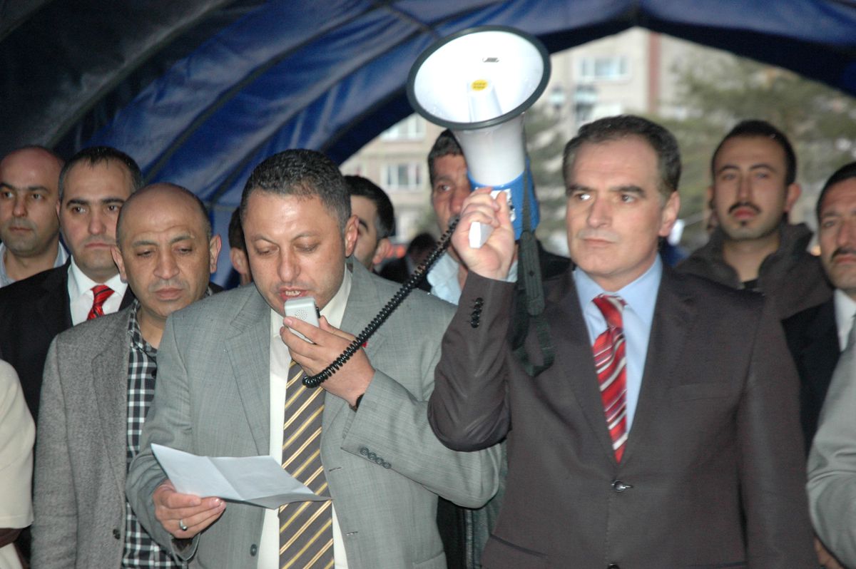 Sağlık-Sen\'den Yağmur Altında Basın Açıklaması