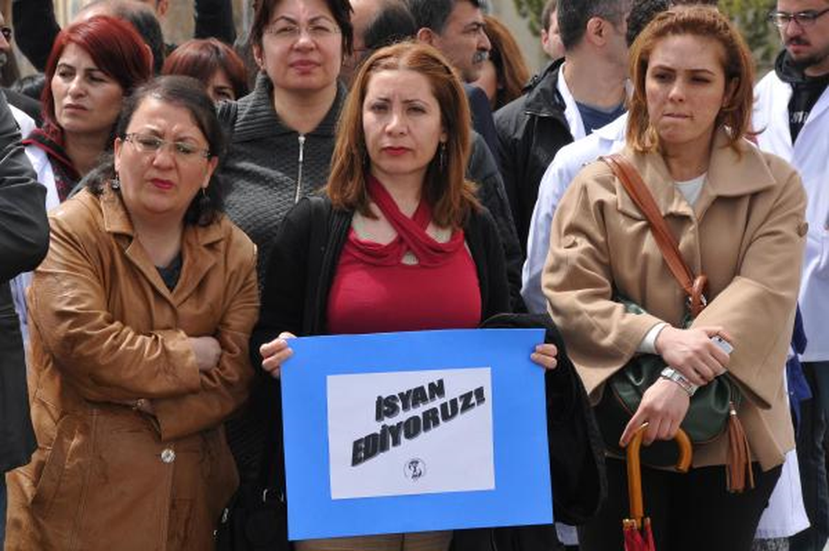 Vahşi Cinayete 'Beyaz İsyan'