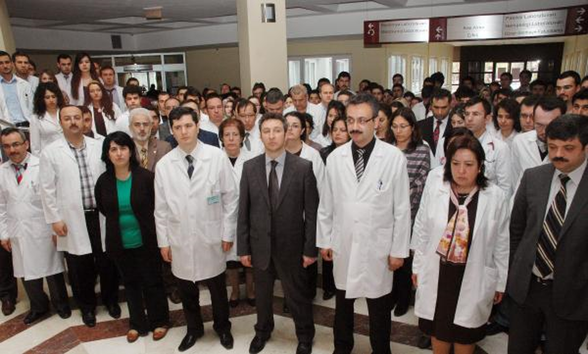 Selçuklu Tıp Fakültesi\'nden Doktorun Öldürülmesine Tepki