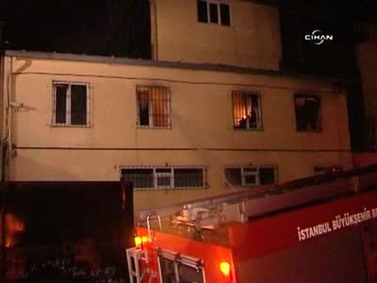Sultanbeyli'de 4 Katlı Depoda Yangın