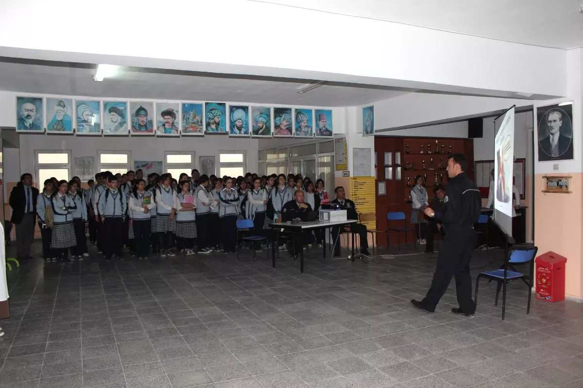 Tosya Bölge Trafik İstasyon Amirliği Öğrencileri Bilgilendirdi