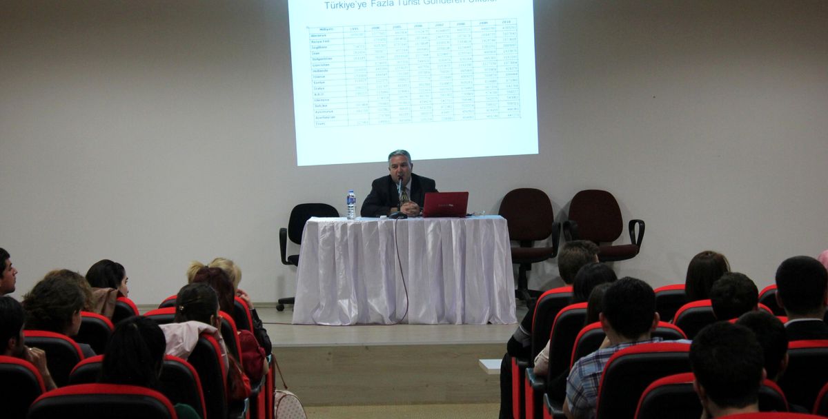 Uşak Üniversitesi'nde 'Uşak'ın Turizm Değerleri' Konulu Seminer Düzenledi