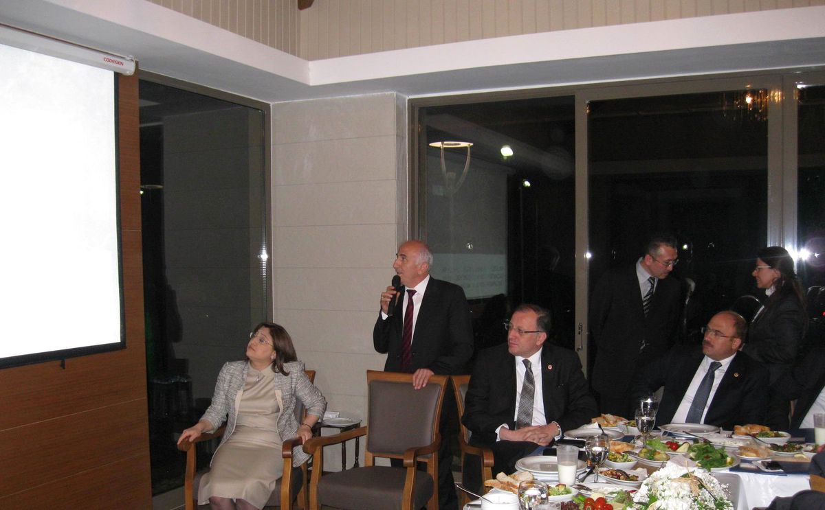 Vali Odabaş, Bakan Şahin'e Polateli Osb ile İlgili Sunum Yaptı