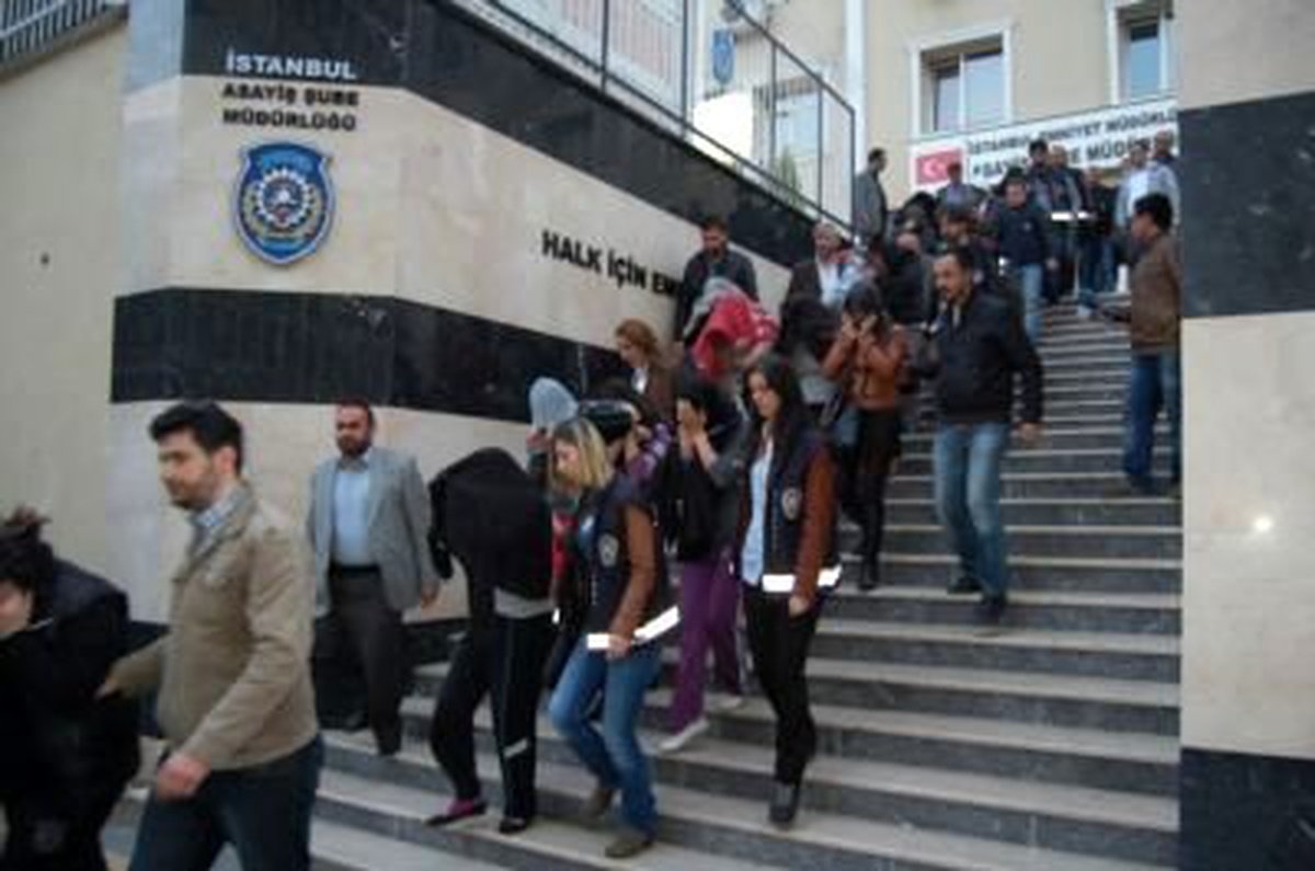 2012'nin En Büyük Fuhuş Operasyonu: 250 Gözaltı