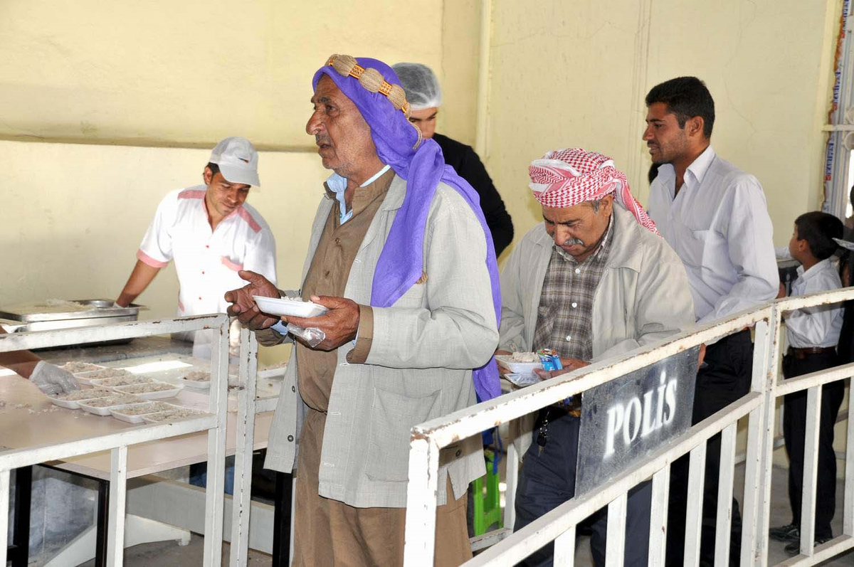 4 Bin Kişilik Kutlu Duğum Pilavı Verildi
