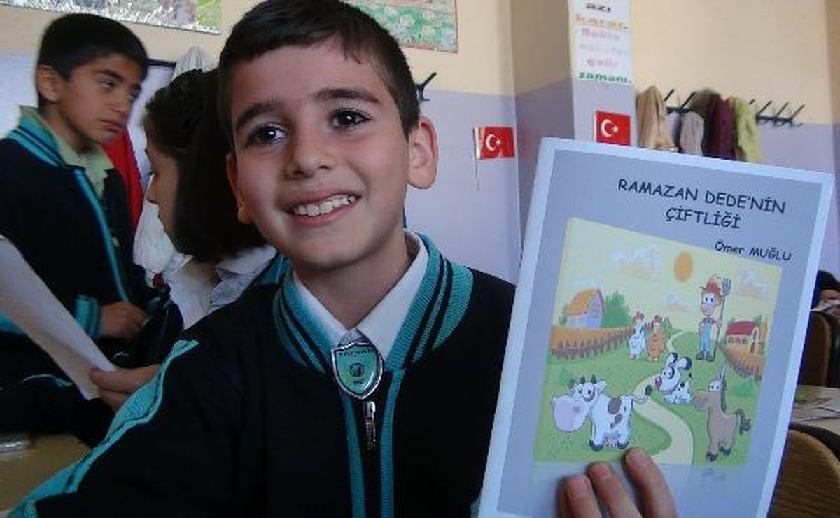 9 Yaşındaki Öğrenci Hikaye Kitabı Yazdı