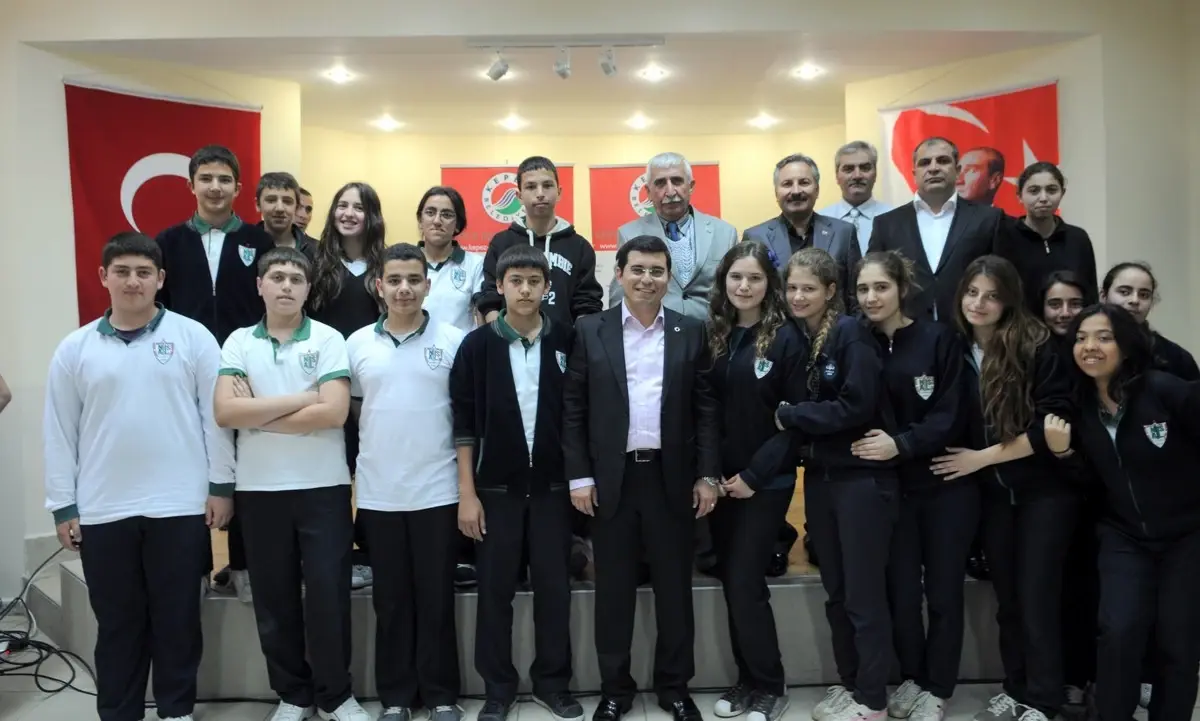 Başkan Tütüncü Öğrencilerle Bir Araya Geldi