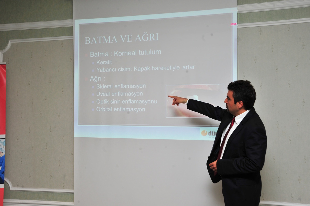 Beylikdüzü Belediyesi Ve Dünya Göz Hastanesi\'nden Aile Sağlığı Hekimlerine Acil Göz Eğitimi
