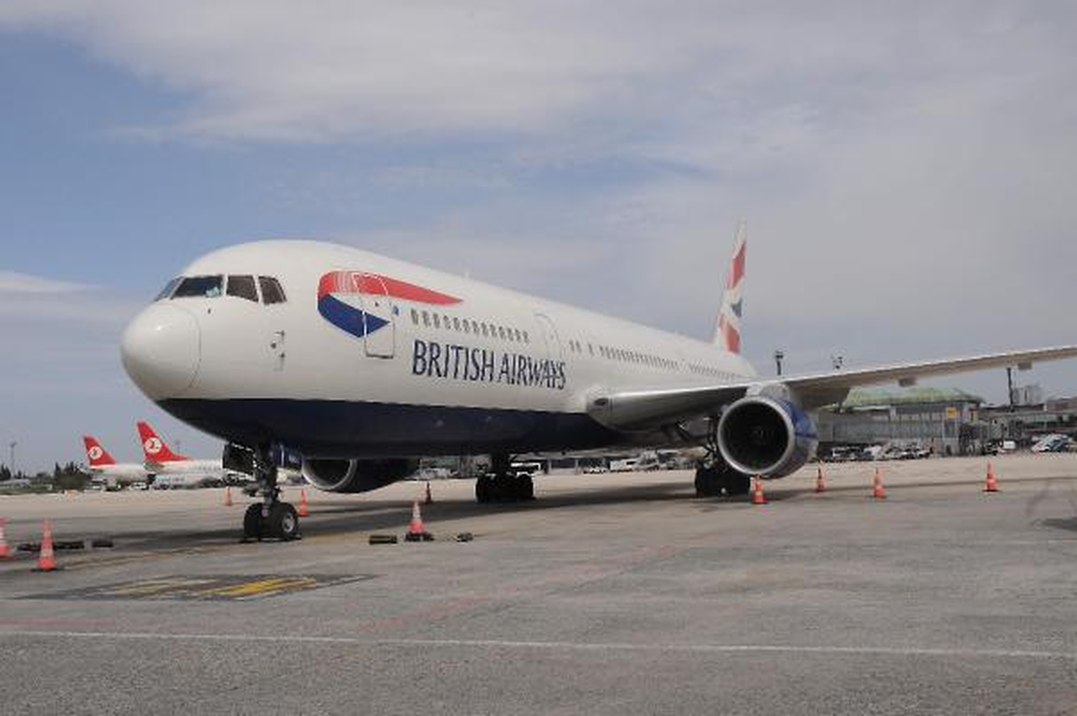 British Airways Uçağının Motoruna Kuş Girdi