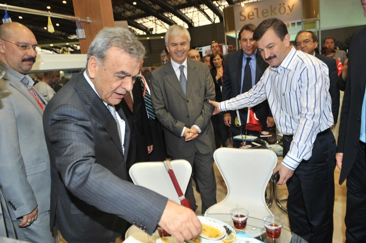 Buca\'nı Yağlarına, Kocaoğlu Desteği