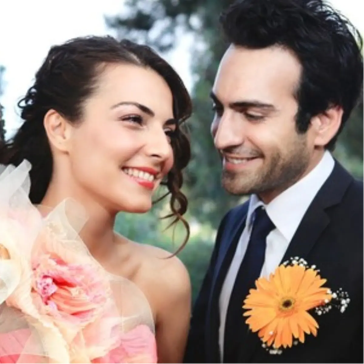 Ünlü Çift Boşanıyor!