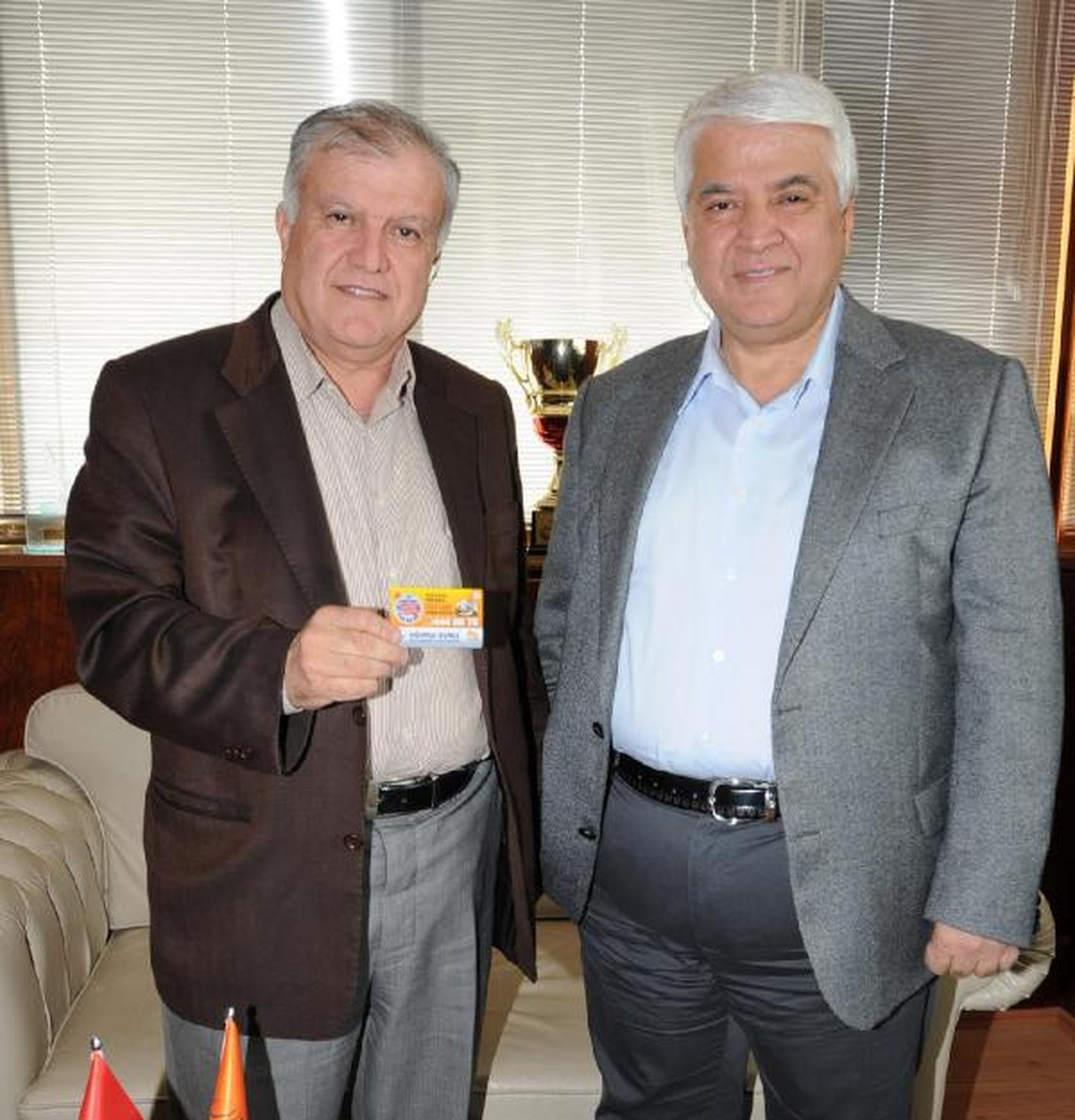 Cam Çatlağını Sorun Olmaktan Çıkaran Etiket