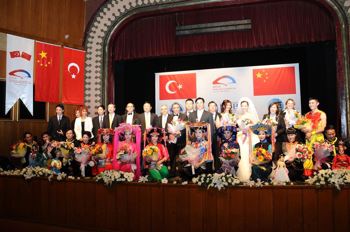 Çinli Opera Sanatçıları Mersin Opera Sanatçıları ile Aynı Sahnede