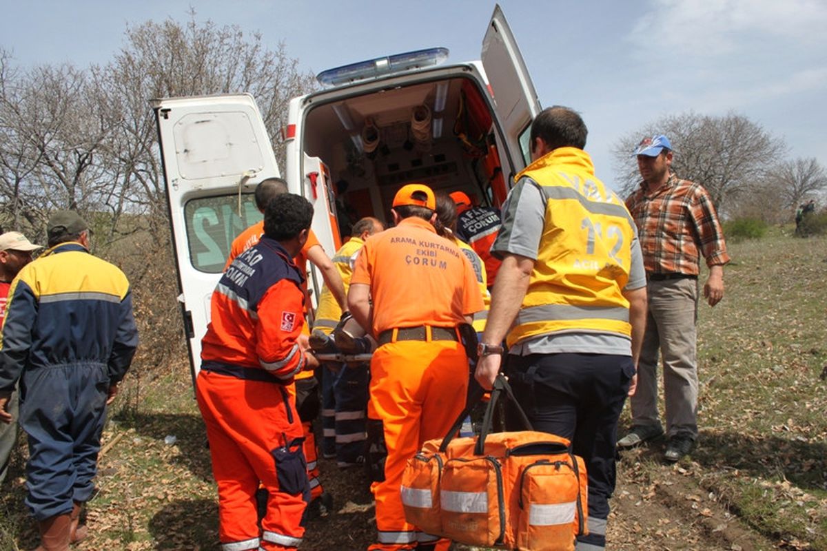 Devrilen Römorkun Altında Kalan Kadın Yaralandı