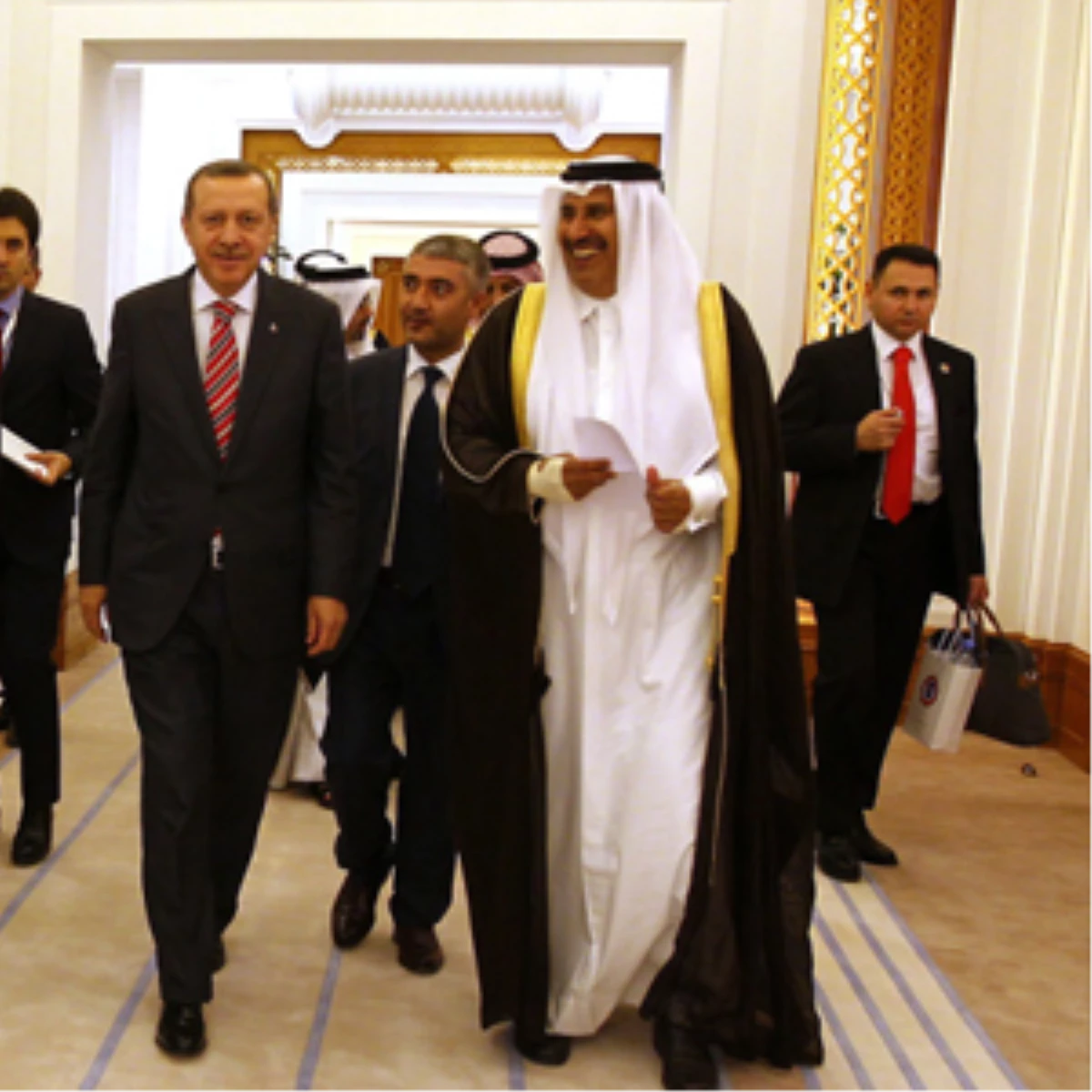 Erdoğan, Katarlı Mevkidaşı Thani ile Heyetler Arası Görüşmeye Katıldı