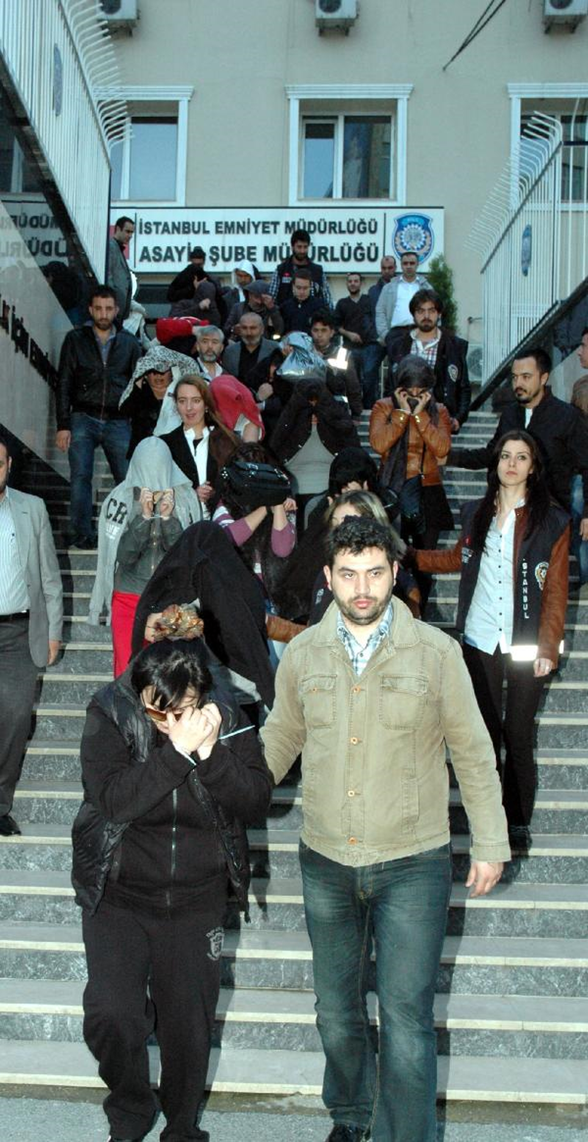 Fuhuş Operasyonu Şüphelileri Adliyeye Sevk Edildi