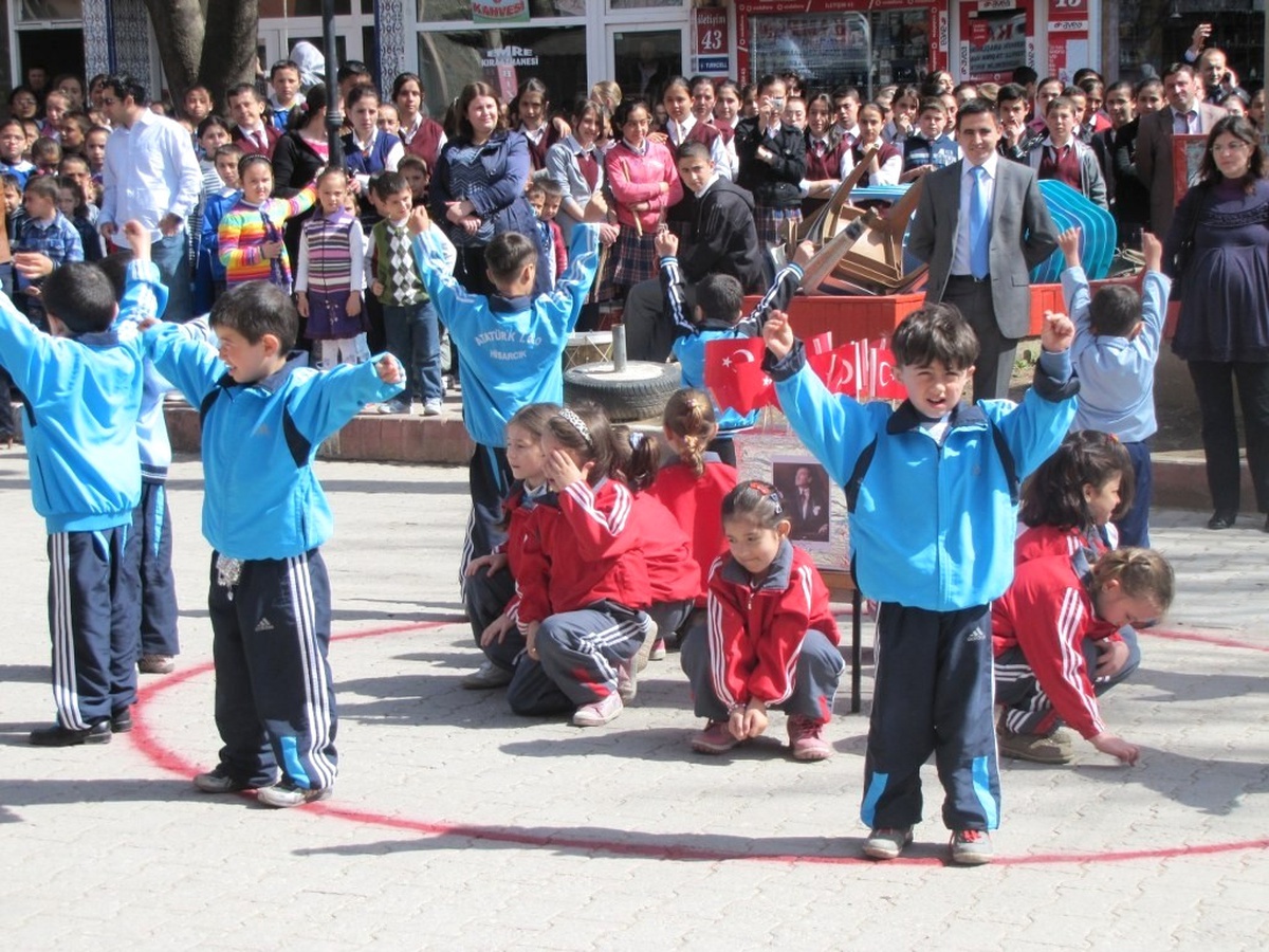 Hisarcık\'ta 23 Nisan Ulusal Egemenlik ve Çocuk Bayramı Provaları Yapıldı