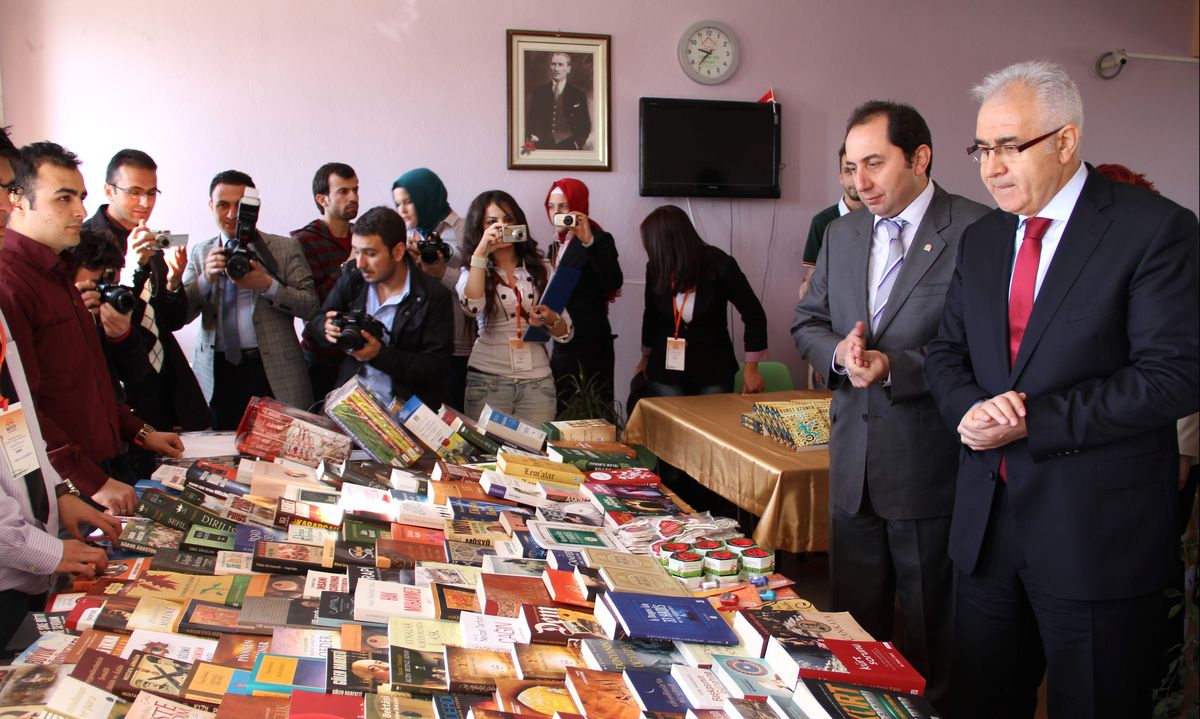 Hitit Üniversitesi "Kültür, Sanat, Kariyer ve Gelişim Günleri" Başladı