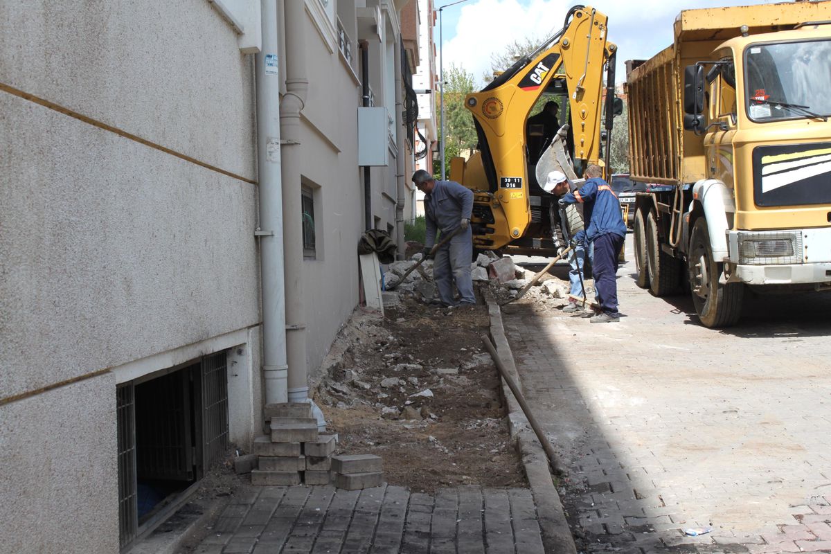 Kırklareli Belediyesi\'nin Alt ve Üst Yapı Çalışmaları Sürüyor