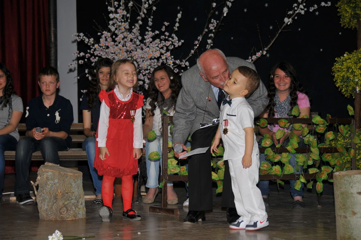 Kırklareli\'de Öğrenciler Şiir Dinletisi Düzenledi