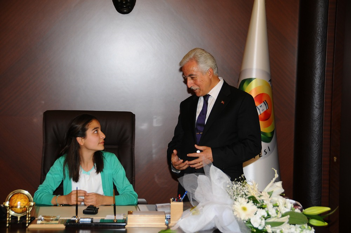 Küçük Başkan Makamda