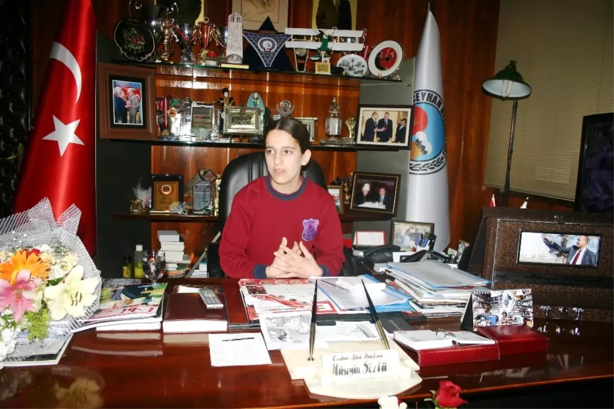 Küçük Başkan Okuluna Oturma Grubu İstedi