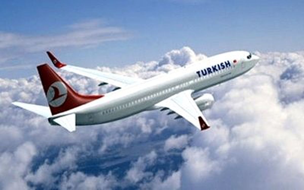 Maliye Bakanı\'nın İçinde Bulunduğu Uçağın Camı Çatladı